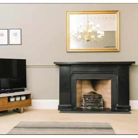 Joivy Palmerston Place Residence - Luxury City Centre Apt With Private Parking Edimburgo Esterno foto