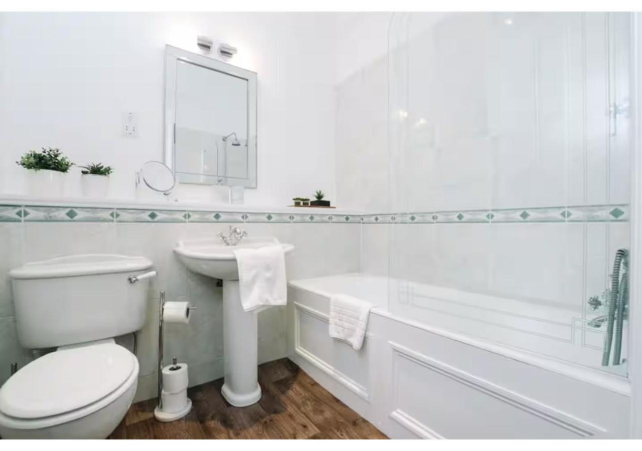 Joivy Palmerston Place Residence - Luxury City Centre Apt With Private Parking Edimburgo Esterno foto