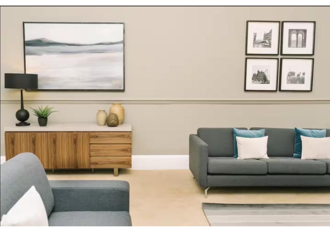 Joivy Palmerston Place Residence - Luxury City Centre Apt With Private Parking Edimburgo Esterno foto