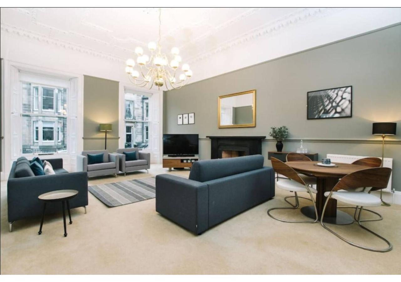 Joivy Palmerston Place Residence - Luxury City Centre Apt With Private Parking Edimburgo Esterno foto