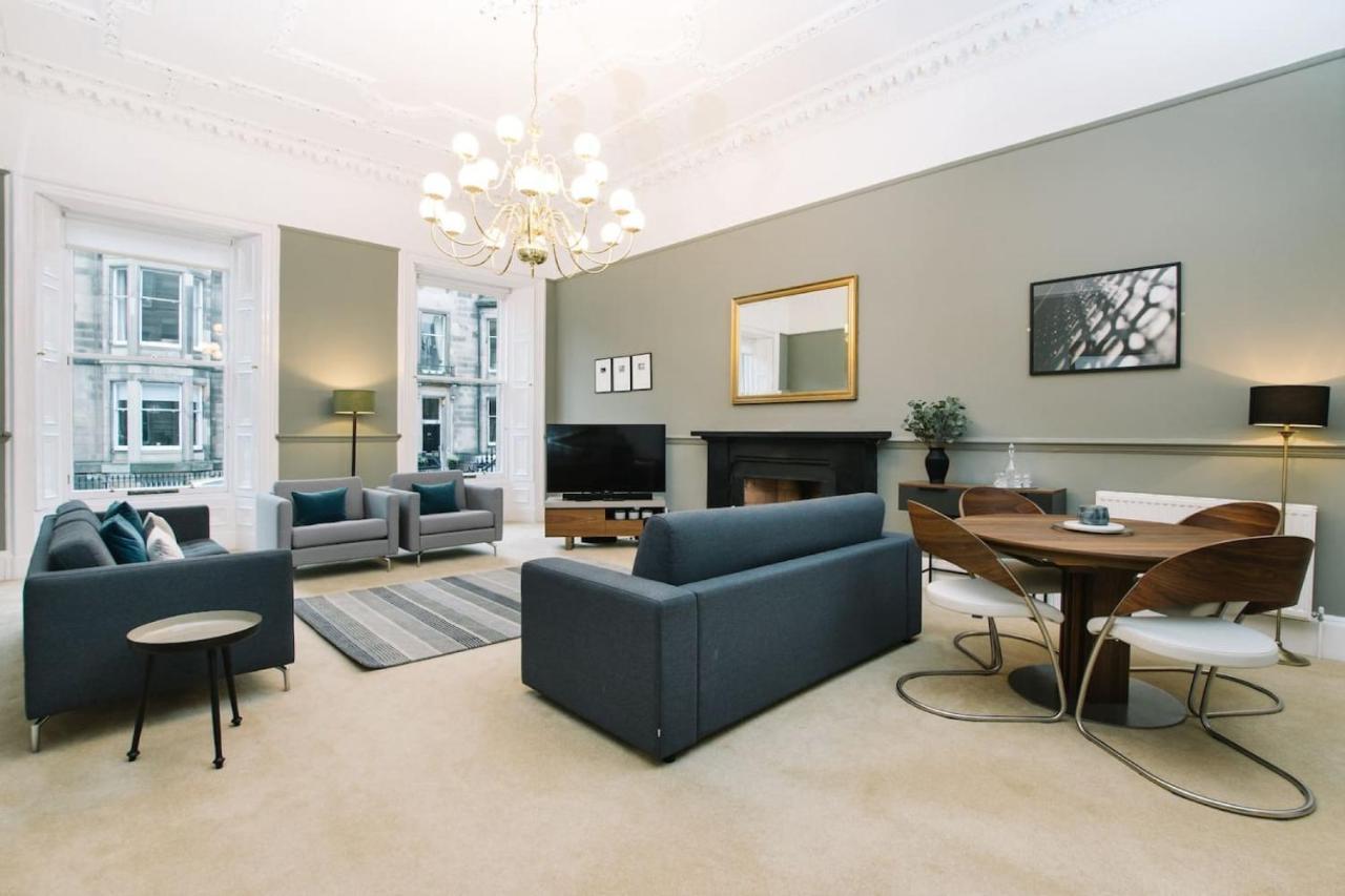 Joivy Palmerston Place Residence - Luxury City Centre Apt With Private Parking Edimburgo Esterno foto